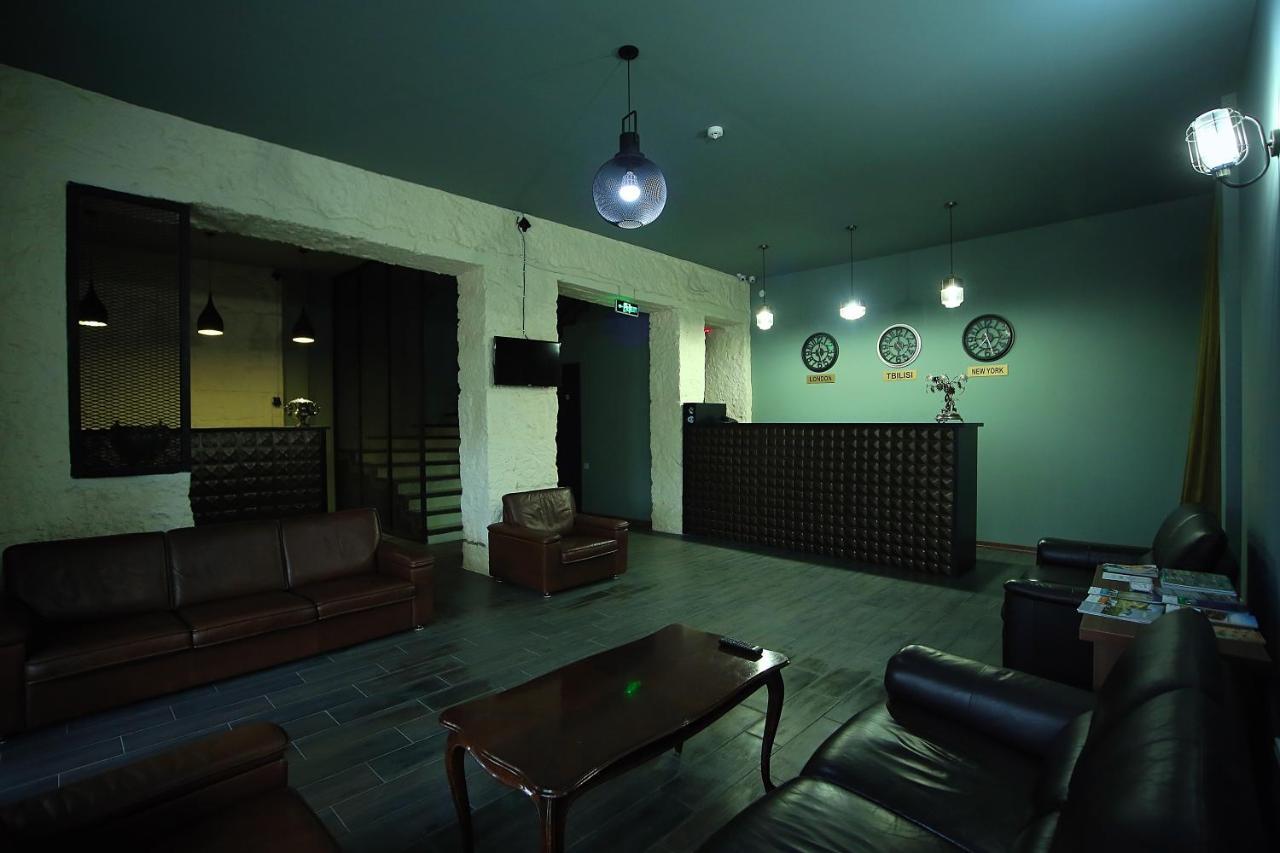 Hotel AGUNA Koetaisi Buitenkant foto