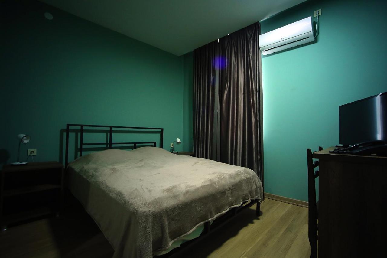Hotel AGUNA Koetaisi Buitenkant foto