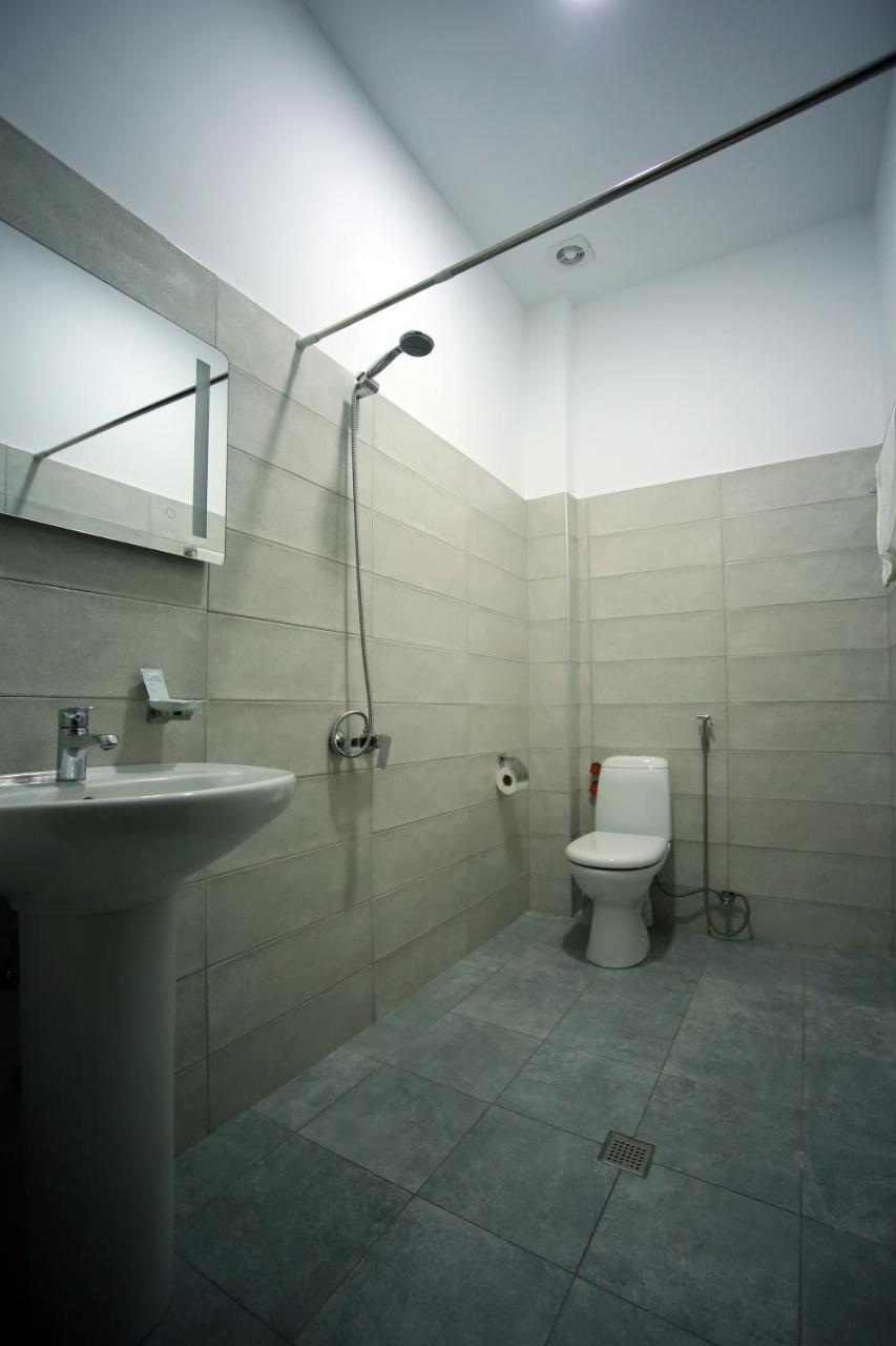 Hotel AGUNA Koetaisi Buitenkant foto