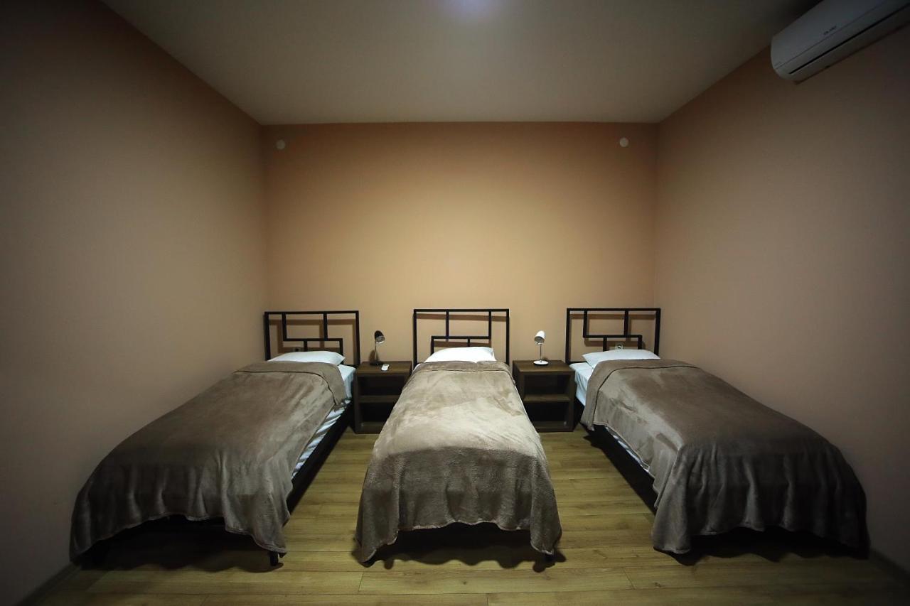 Hotel AGUNA Koetaisi Buitenkant foto