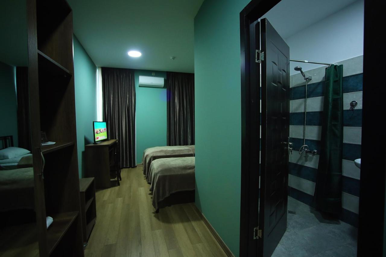 Hotel AGUNA Koetaisi Buitenkant foto