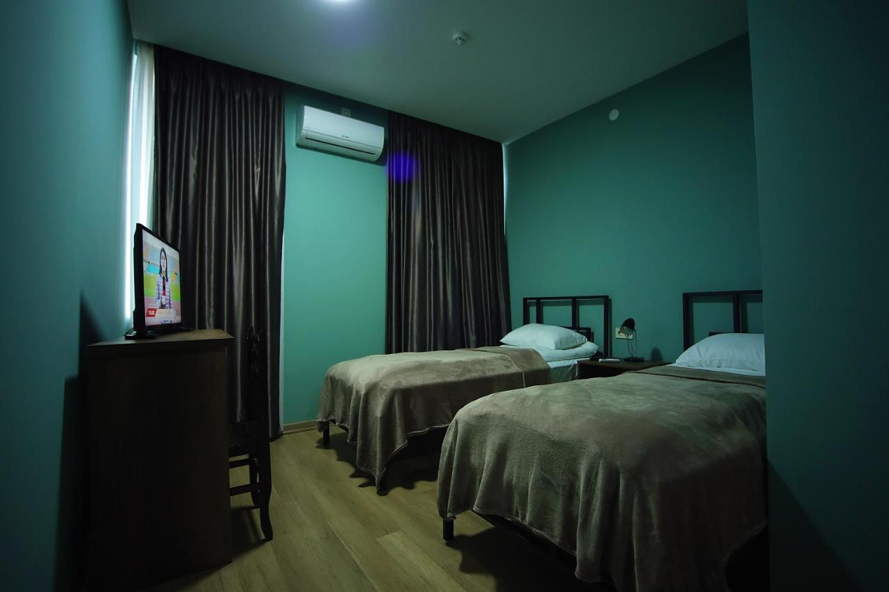 Hotel AGUNA Koetaisi Buitenkant foto