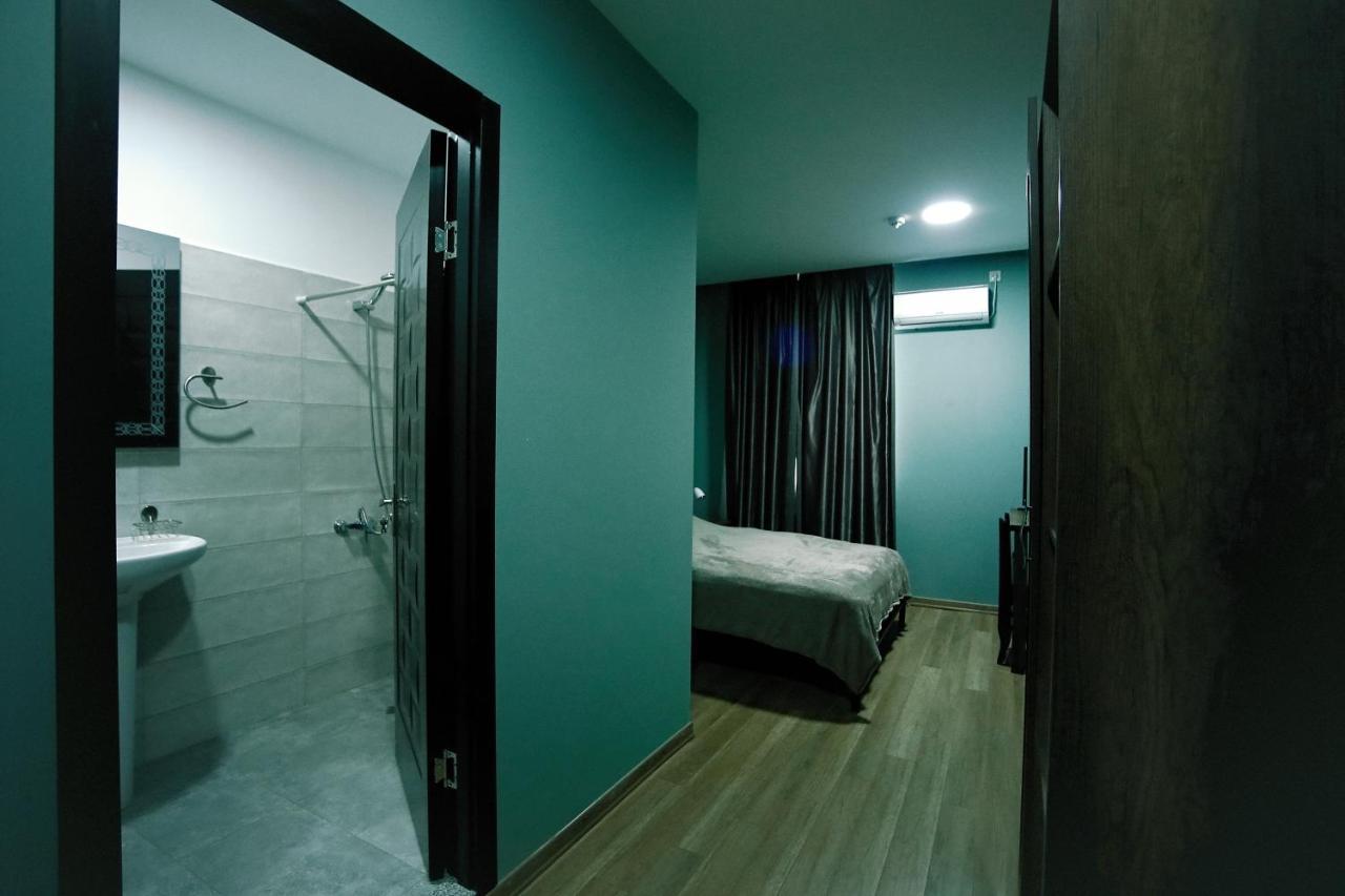 Hotel AGUNA Koetaisi Buitenkant foto